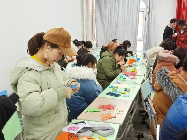 【完满班级】小小纸张 无限光芒——艺术传媒学院动画1801班完满班级艺术实践折纸活动