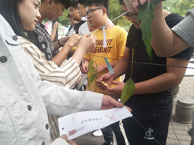 【完满班级】书签里的百味流年——艺术传媒学院视觉1502班“留意青春 不负韶华”书签制作完满活动