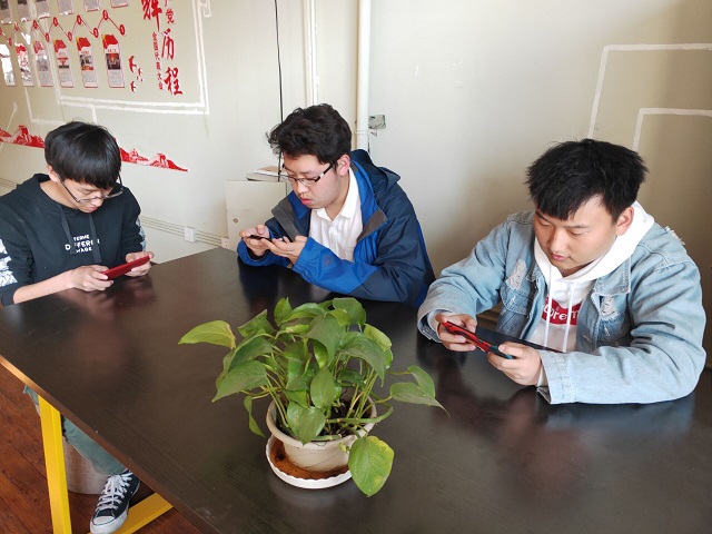 【完满班级】王者之战 谁与争锋——艺术传媒学院环设1806班“展技能 秀风采”电竞手游趣味PK赛完满班级活动