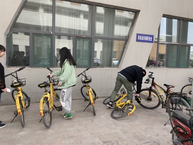 【完满班级】齐心协力 共创美好校园——外国语言文学系经贸1801班、涉外1801班、英语1807班4月完满班级活动