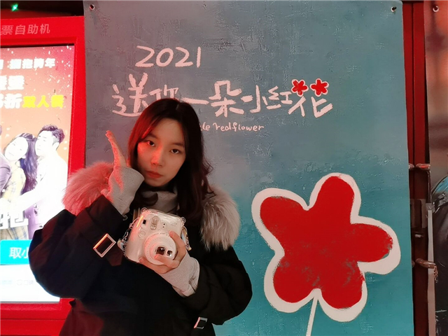 闪光的信院第265期：一口气通过四六级+初会 滑板女孩的这半年有点“溜”！