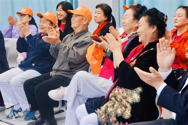 别样的阿信之旅:从少年到老年 一场跨越年华的别样志愿服务开放日以爱启幕