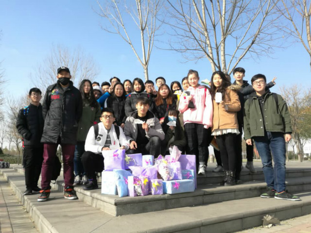 【完满班级】寒冬中的爱心速递——经管系物流1602班开展“每一个孩子都是未来 每一件厚衣都有温度”公益助力行动