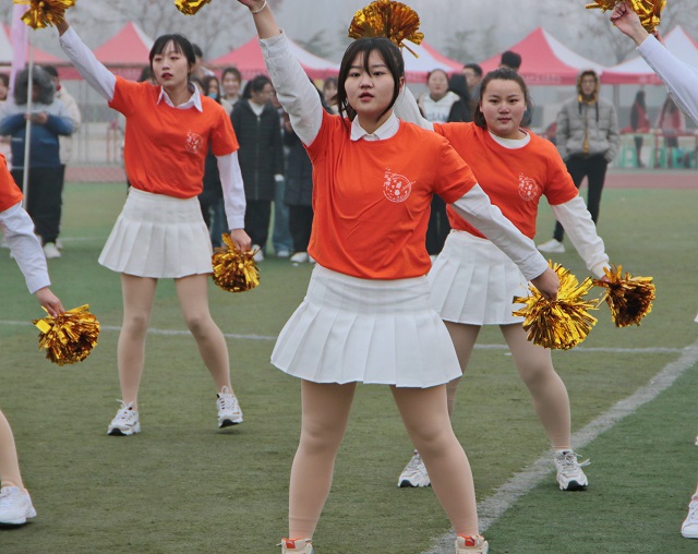 【书院传真】多彩展示 超燃体验尽显青春风采——第五届“乌马河杯”书院趣味运动会隆重举行