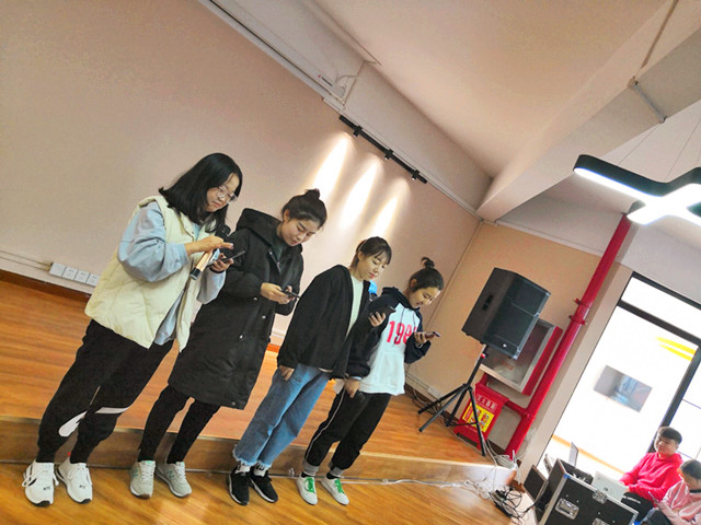 【完满班级】九九重阳节 我们来踏秋——淬炼商学院十月完满班级主题活动（五十三）