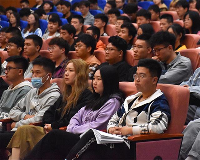 全生异科导师制启程护航 助力学生全面发展——大数据学院、信息工程学院全生异科导师见面会