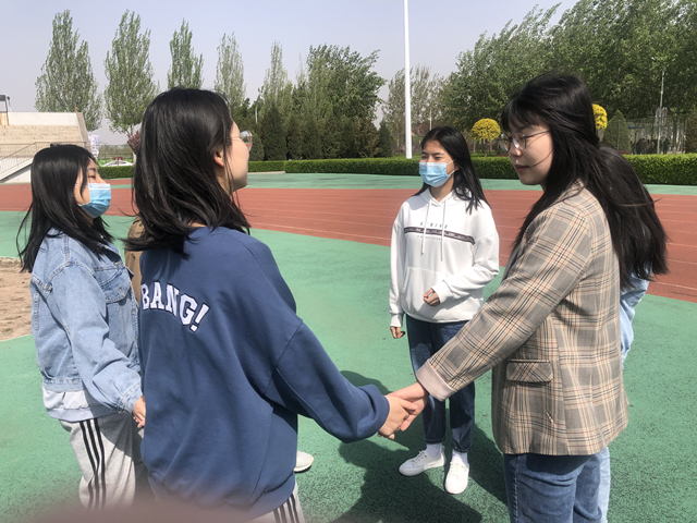 【完满班级】公益助他人 但使手余香——商务英语学院英语1801班、1803班、1804班完满班级活动