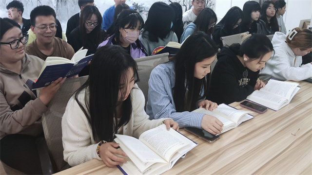 【完满团支部】“五四青春 强国有我”读书观影分享会——淬炼·国际商学院会计2004完满团支部活动