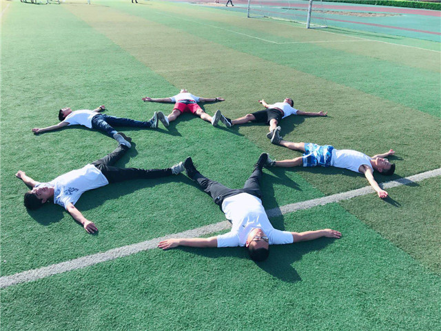 【完满班级】青春热血迎六月 梦想翱翔在此时——智能工程学院电气1401班最后一次完满班级活动之“最美毕业照”