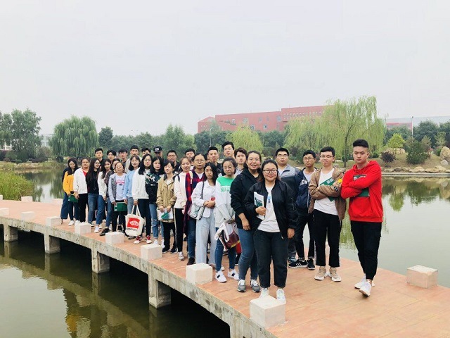 【完满班级】笑靥如花恰少年 岁月悠长正芳华——经济与管理学院九月完满班级活动纪实(二)