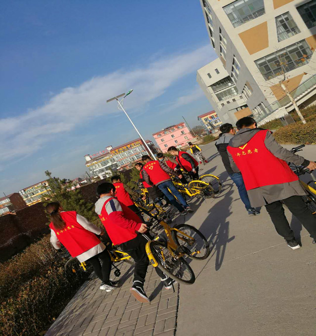 【完满班级】暖阳下的善行 大手小手一起干——环科系环科1601班举办“善”行青春主题活动