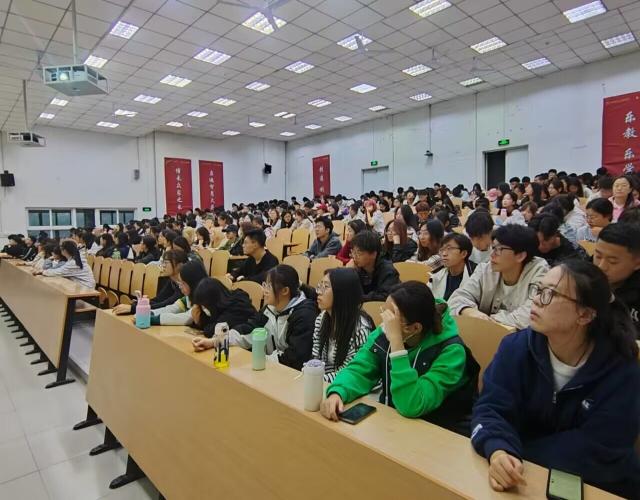 【辅导员说完满】防范于心 反诈于行——大数据学院、信息工程学院2022级辅导员说完满活动