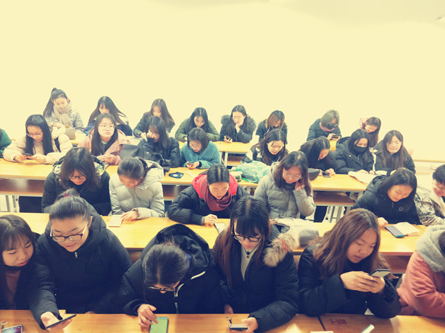 【完满班级】唱响时代记忆 秀出自我——外国语言文学系经贸1701班、涉外1701班、英语1705班12月完满班级活动