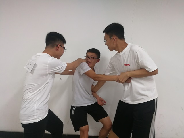 【完满班级】你争我夺 并肩作战——食品与环境学院动医1701班举办完满活动