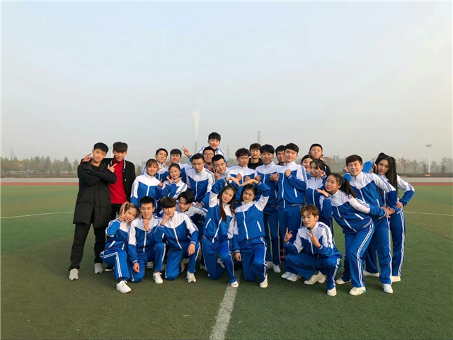 才艺之星•王熙:前方有星月可以寄往 只要用行动去诠释梦想