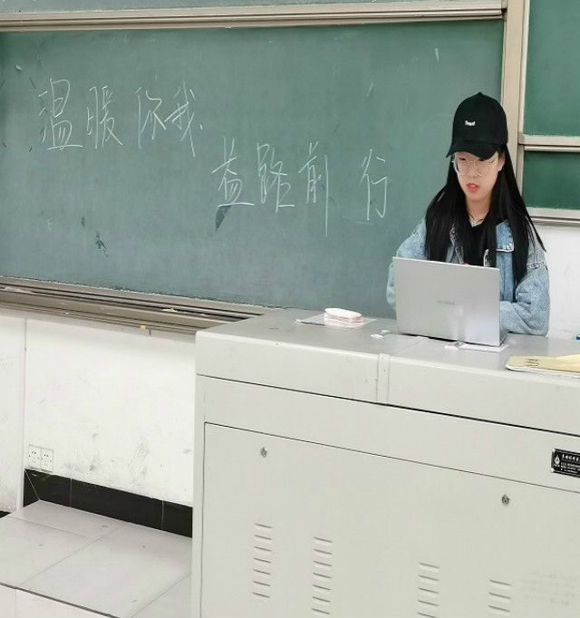 【完满班级】踊跃参与 提高自我——外国语言文学系英语2001班、2002班完满班级活动