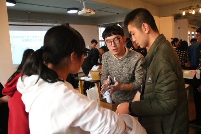 用心做雕塑 用手创奇迹——智能工程学院第三届“膏塑于心 铭刻时光”石膏雕塑设计大赛