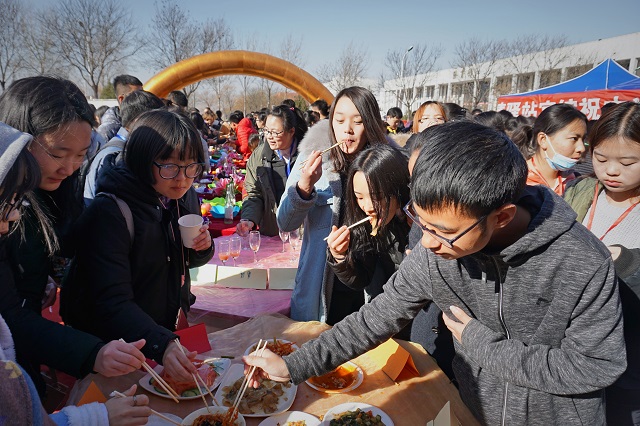 【社团快讯】美食欲催味蕾 佳肴撼动舌尖——环科系举办第二届“食全食美”烘培嘉年华美食沙龙活动