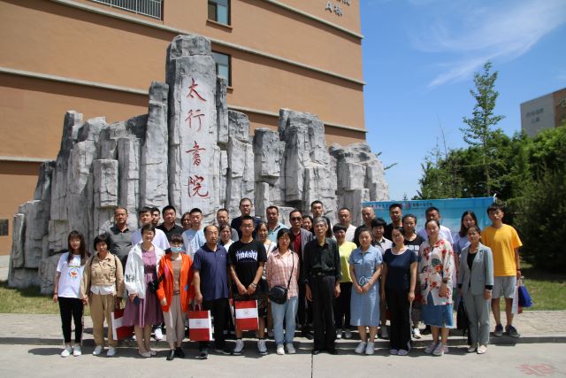 家校共建 携手共行——智能工程学院“家长开放日”活动搭建家长与孩子之间的桥梁