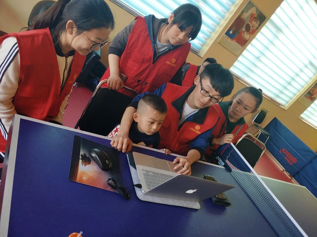 来自不同队伍 我们共同奉献——淬炼商学院专项志愿者服务队开展专项活动