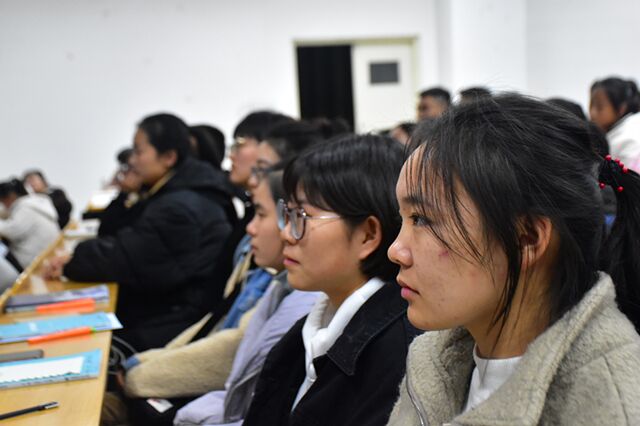 【辅导员说完满】传承雷锋精神 弘扬时代新风——大数据学院、信息工程学院“辅导员说完满”