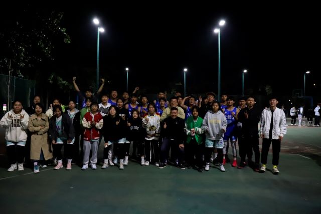 火热开幕 这场篮球赛比你想象中更“燃”——大数据学院、信息工程第九届“新生杯”篮球联赛