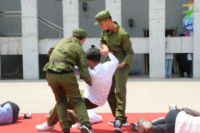 【戏剧节】走进魅力戏剧 品味深情眷恋——第九届“魅夜乌马河”校园戏剧节之《眷恋》