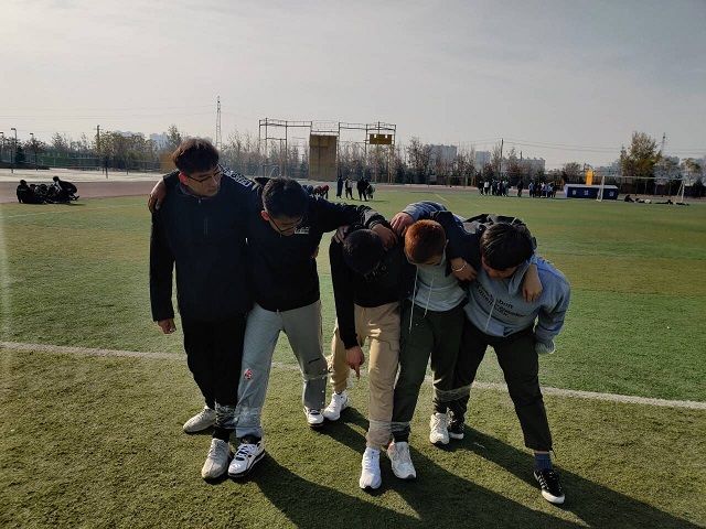 【完满班级】两人三足团结你我 ——艺术传媒学院环设2001户外趣味拓展活动