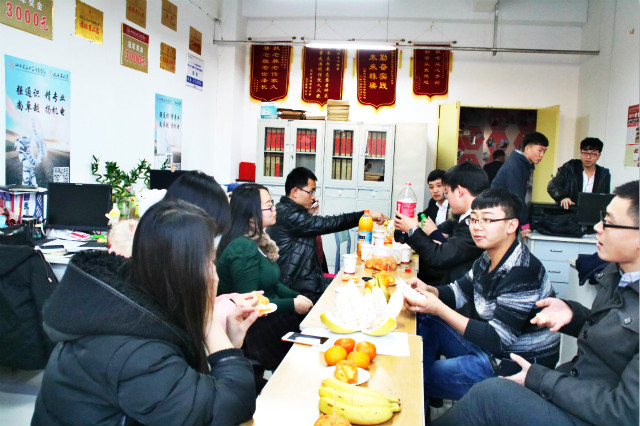 完满教育系统各成员单位召开学期工作总结座谈会
