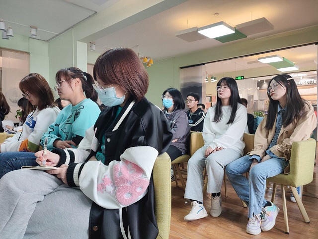 【1+1＞2】紧跟潮流 顺势而为 把握全新商机——青藤书院举办“在校言商”青藤商道论坛第15期