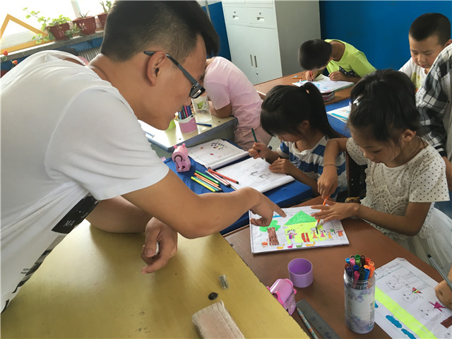 【三下乡】某个黄昏 离离萱草开在心间