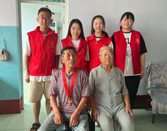 【三下乡】“信仰”为光 用斧镰锻造乡村——“乡”约“爱国篇”