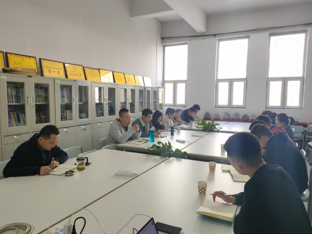 乘风破浪 用脚步丈量完满之路——经济与管理学院开展“梧桐蓄力”成长计划