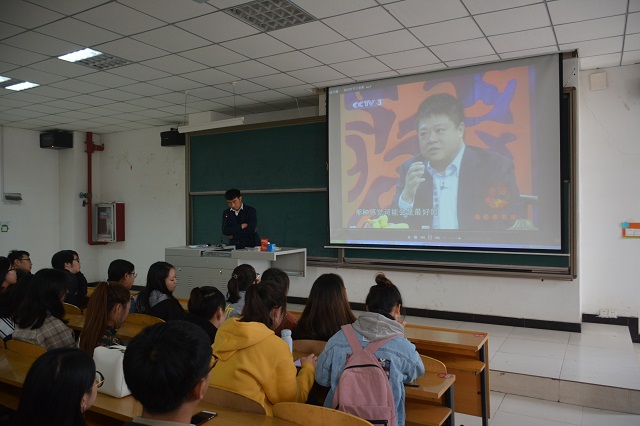 【辅导员说完满】今又重阳 共递温情暖意——食品与环境学院2016级辅导员说完满