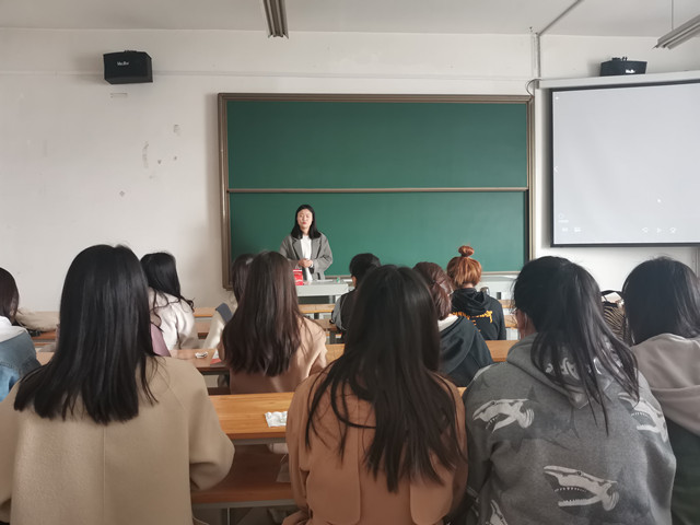 【完满班级】学习贯彻两会精神 践行社会时代使命——淬炼商学院财务2012班完满班级活动