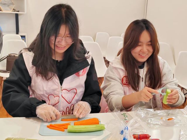 【完满团支部】献给不平凡的你们——经济与管理学院金融2203班寿司DIY主题完满团支部活动