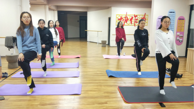【社团快讯】感受瑜伽运动的快乐 留住我与书的旧时光