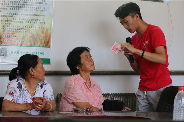 【三下乡】充满泥土芬芳的山路才能留下脚印