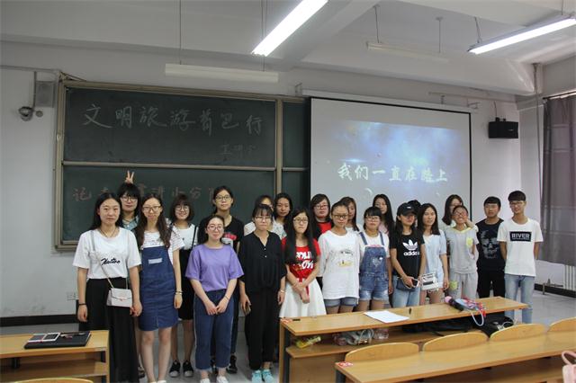 【燃青春 聚能量】大学生记者团获“全国学生最具影响力新媒体社团”