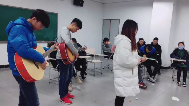 【完满班级】风采艺术节 展现新舞台——信工系物联网工程1701班举办艺术节活动