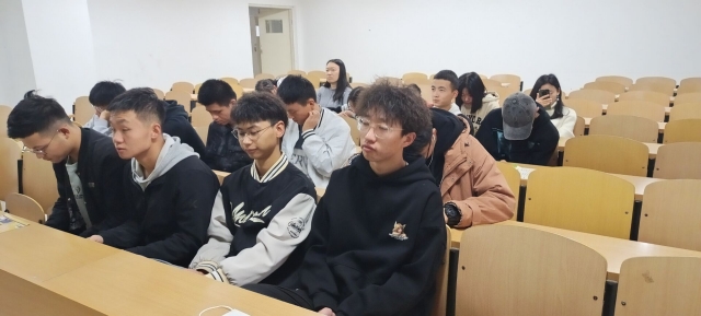 【完满班级】篮球知识讲解——智能工程学院机器人2101班完满班级活动