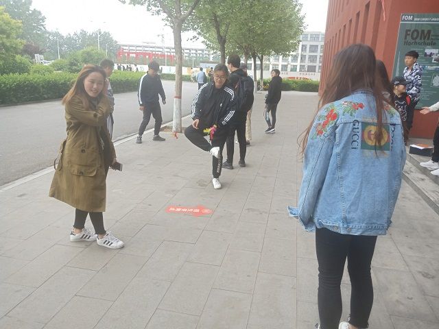 【完满班级】挑战人生难题 踢出坚毅自我——动画1701“战胜挫折 踢开烦恼”完满班级活动