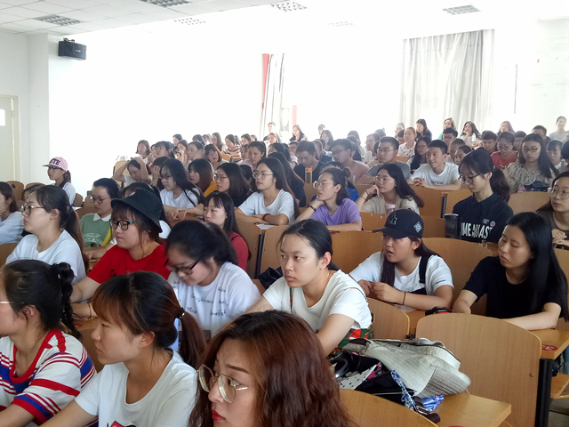 【辅导员说完满】秉诚信之心 做完满之人——淬炼商学院举办“辅导员说完满”系列活动（五）