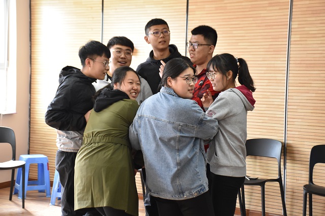 【1+1>2】太行书院与大数据学院、信息工程学院共同举办“双院+”中坚力量训练营之第六讲《团队凝聚力的打造》主题培训