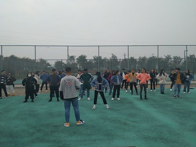 【完满班级】挥洒童趣  舞动青春