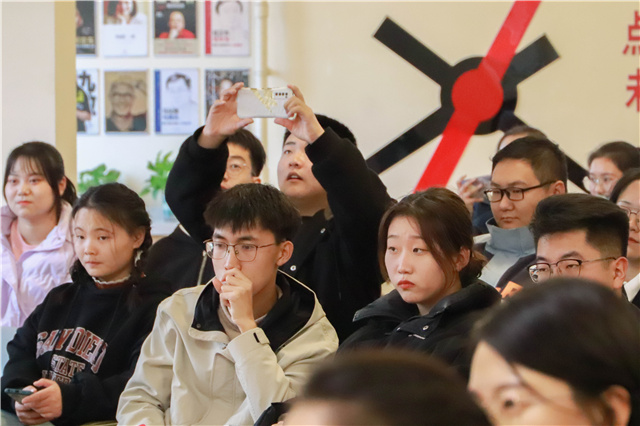 “辩”中寻理 为梦发声 捕捉新时代青年的“高光时刻”——第十一届“信院杯”辩论赛初赛