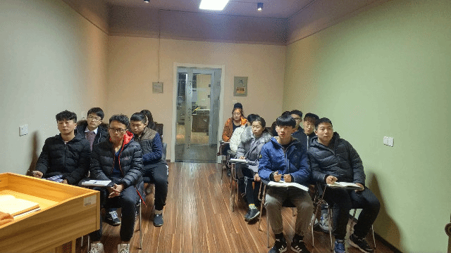 【完满班级】你追我赶向前看——淬炼商学院“善行青春”主题活动(六十)