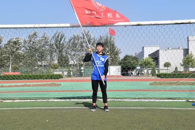 闪光的信院第190期：四季轮流转 竞技心不变——牛学伟