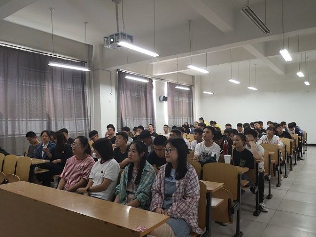 【辅导员说完满】营造和谐宿舍 构建美丽校园——食品与环境学院2018级辅导员说完满活动