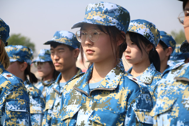 流血流汗不流泪 坚持不懈——21级智院学子军训纪实